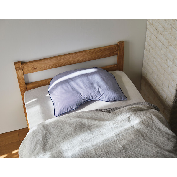 優しく包み込まれる整体ピロー（専用カバー付）のサムネイル画像1